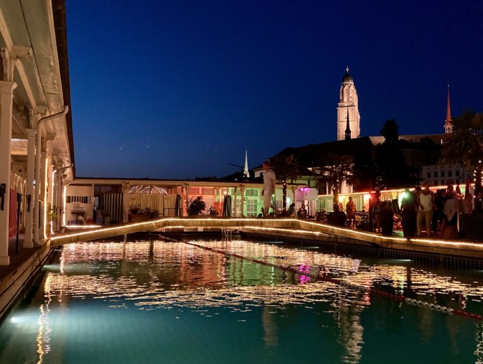 Barfussbar zürich schwimmbad und übergang